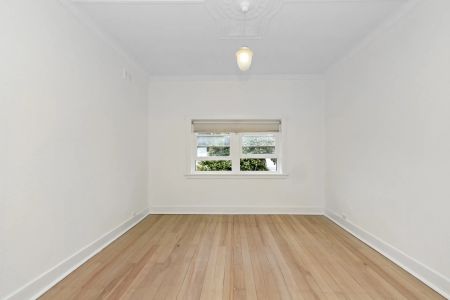 Unit 2/1a Oban Road, South Yarra. - Photo 2