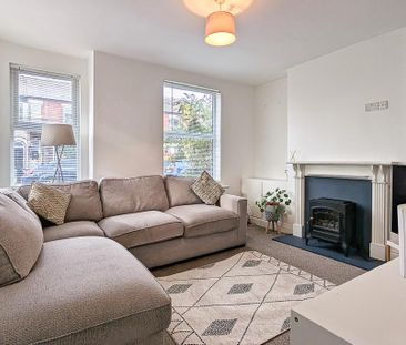 2 bedroom end of terrace house to rent - Photo 2