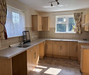 4 bedroom detached house to rent - Photo 5