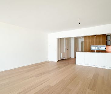 Hedendaags gerenoveerd appartement, gelegen op Zeedijk Zoute - Photo 6