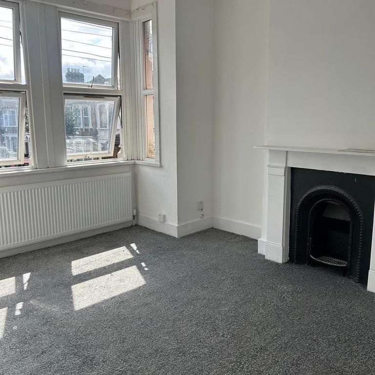 2 bedroom house share to rent - Photo 1