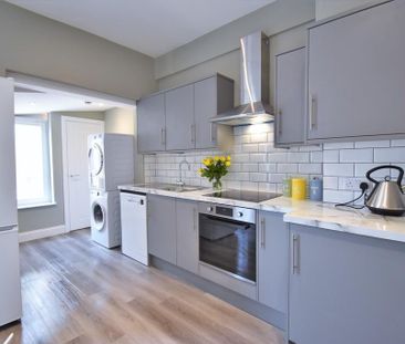 1 bedroom in a house share to rent - Photo 2