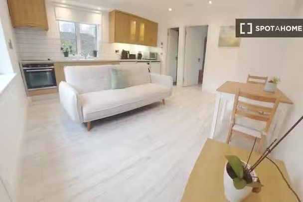 1-bedroom apartment for rent in Terenure, Dublin - Photo 1