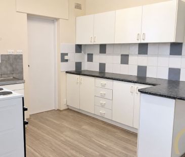 Well-Presented Two-Bedroom Unit - Photo 2