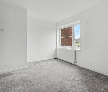 Thorpe Hall Avenue, Southend-on-Sea, Essex, SS1 3BT - Photo 2