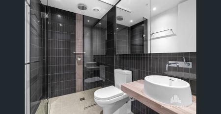 Spacious Light-filled 1 Bedroom Apartment Available! - Photo 4
