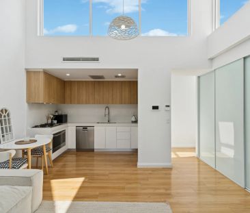 Jade Gardens: Heavenly Top Floor Chic Apartment With Light, Tree To... - Photo 2