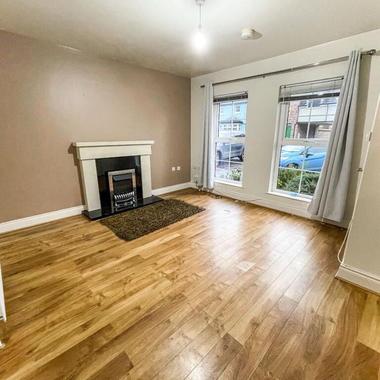 40 Lady Wallace Road, Lisburn, BT28 3WS - Photo 1