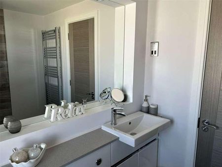 Maidenhead Road, Windsor, SL4 - Photo 5