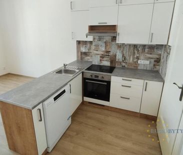 Pronájem bytu 2+kk 40 m2 - Fotografie 3