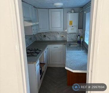 2 bedroom terraced house to rent - Photo 2