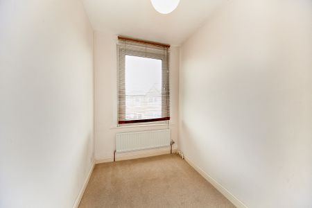 Four bedroom Maisonette for Rent on Penwith Road, London - Photo 2