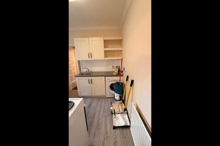 1 Bed Flat, West Green Road, N15 - Photo 3