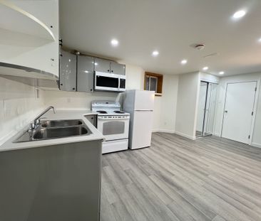 For Lease - 62 Mcclenny Drive Unit# lower 2, Aurora, Ontario - Photo 4