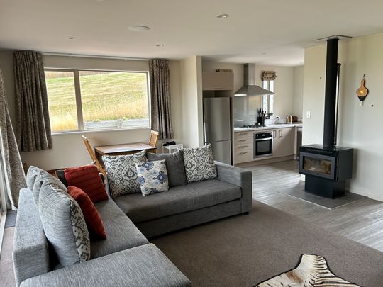 Two Bedroom Semi Furnished Cottage - Photo 1