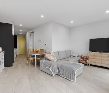 Stylish Apartment in the Heart of Moonee Ponds - Photo 1