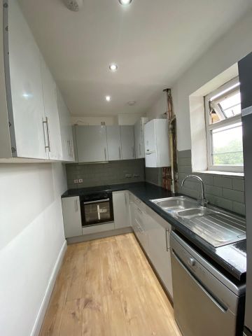 Room in a Shared Flat, Kings Drive, HA9 - Photo 3