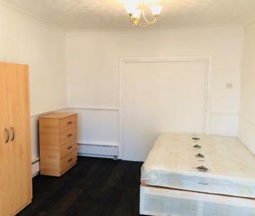 1 bedroom in a house share to rent - Photo 6