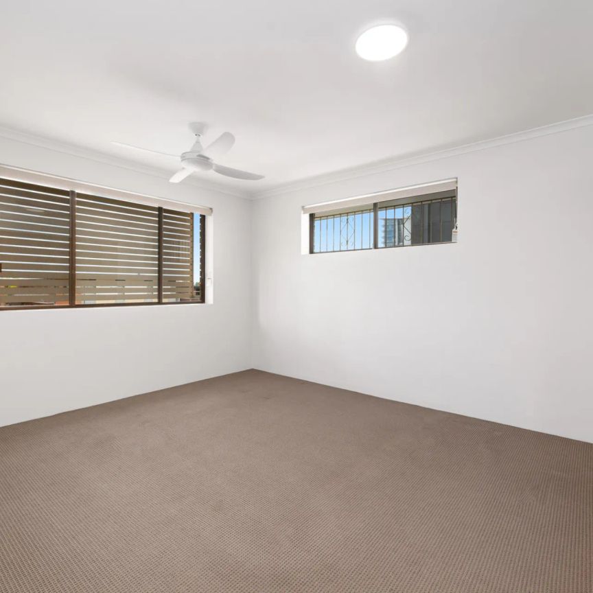 1/22 Amelia Street, Coorparoo. - Photo 1