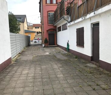 Zentral gelegene 3-Zimmer-Wohnung mit großer Dachterrasse - Foto 1