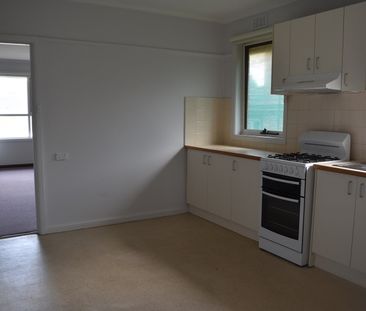 4 Collins Street, Heidelberg Heights - Photo 1