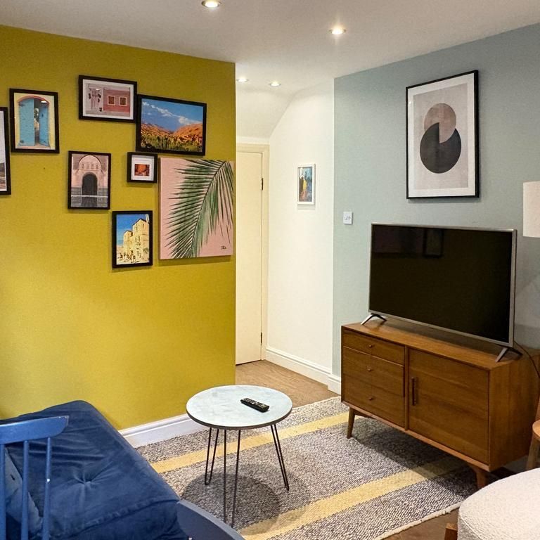 2 bedroom ground floor flat to rent - Photo 1