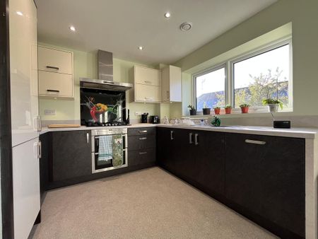 1 bedroom in a house share to rent - Photo 5