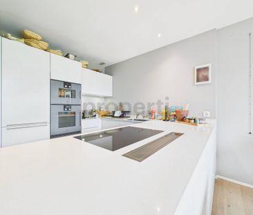 High-end amenities and sunny apartment experience in the Metropolitan - Foto 4