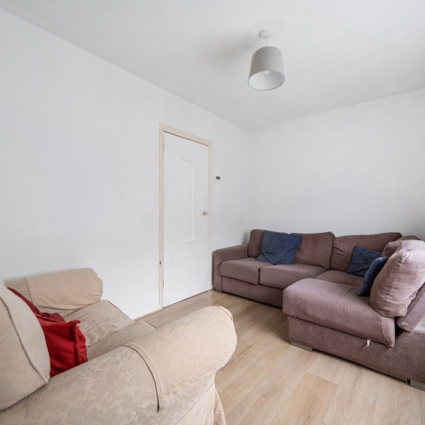 5 bedroom semi-detached house to rent - Photo 1