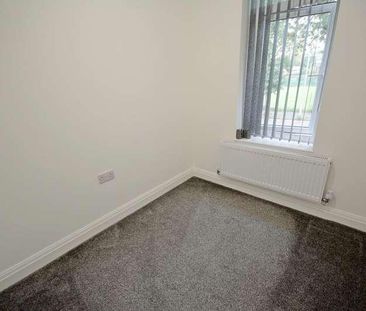 Wellington Road, BL9 - Photo 4