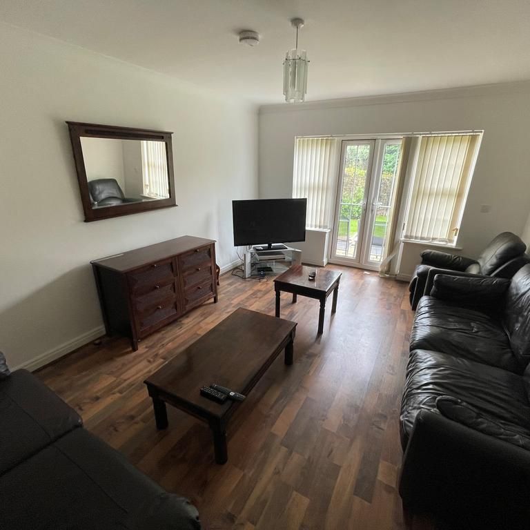 1 bedroom in a house share to rent - Photo 1