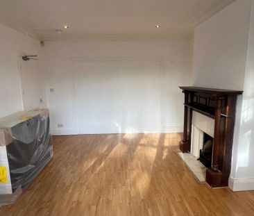 Elgar Avenue - Photo 3