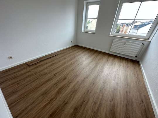 Wohnen über zwei Etagen- 5. OG = DG - Süd-Balkon- Lift + Extra Arbeitsplatz - Photo 1