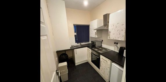 Studio Flat, Picton Road, L15 - Photo 2