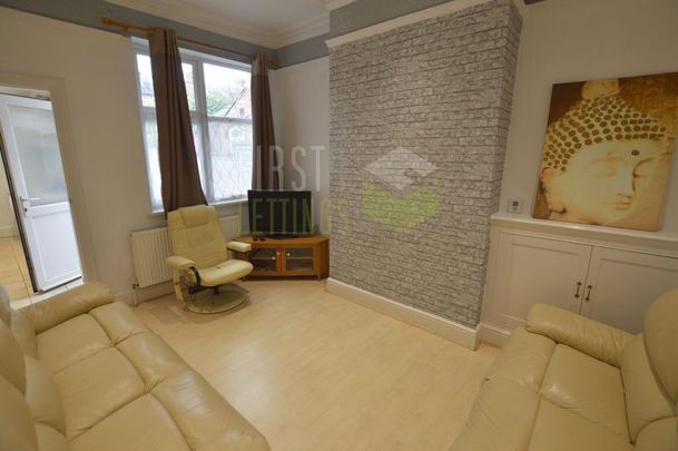 4 bedroom terraced house to rent - Photo 1