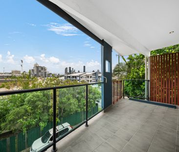 Funky, Modern & Spacious! - Photo 5