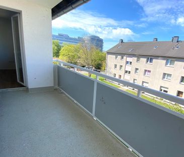 Ab sofort frei: Helle 3-Zimmer-Wohnung mit modernem Bad und Balkon - Foto 4