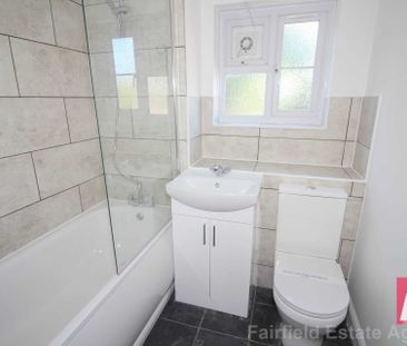 Redwood Close, South Oxhey, WD19 - Photo 5