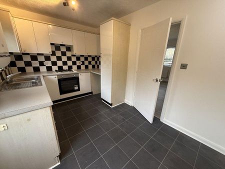 2 bedroom terraced house to rent - Photo 4