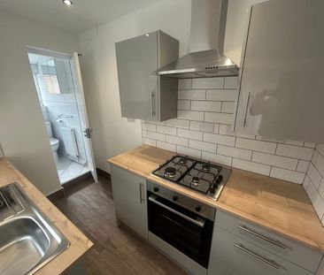 3 bedroom terraced house to rent - Photo 5