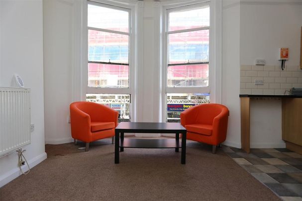 5 bedroom maisonette to rent - Photo 1