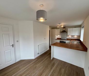 3 bedroom semi-detached house to rent - Photo 6