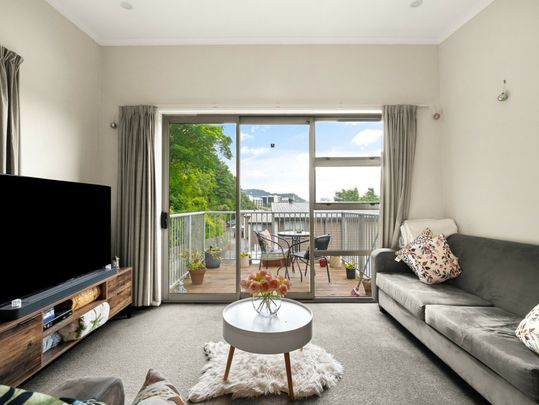 Fully furnished and modern apartment - Photo 1