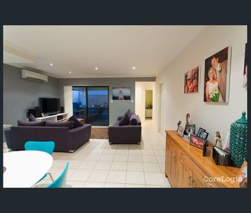 LOW MAINTENANCE 3x2x2 IN CONVENIENT LOCATION - Photo 3