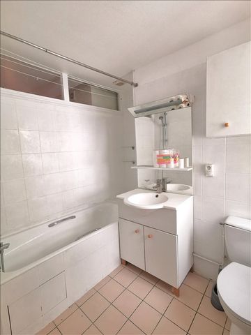 2 pièces - Meublé - 51,85 m² - 5ème étage - Colocation non autorisée - Photo 2