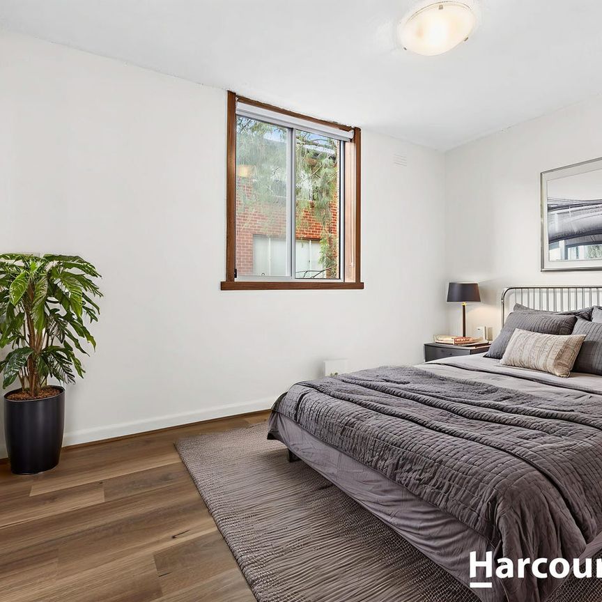 Stylish, Spacious & Exceptionally Located – Modern Living in Malvern East - Photo 1