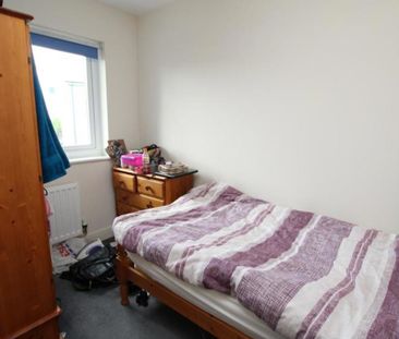 A single room offered on a furnished basis. In a great location, cl... - Photo 2