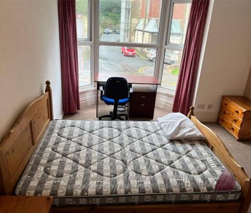 6 bedroom semi-detached house to rent - Photo 5