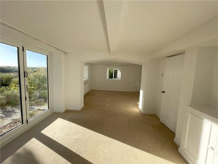 A newly renovated four bedroom cottage in the heart of Berwick St James. - Photo 2