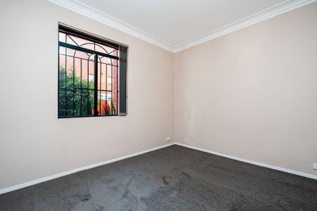 Spacious Ground Floor Apartment in a Prime Location - Photo 2